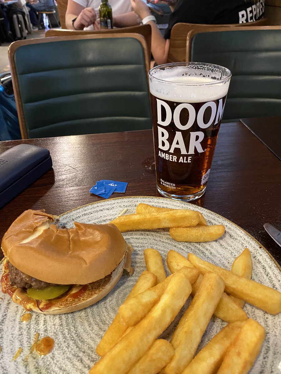 stevemcconkey's tweet photo. Last Wetherspoons before Vegas https://t.co/y9V2CqJtxj