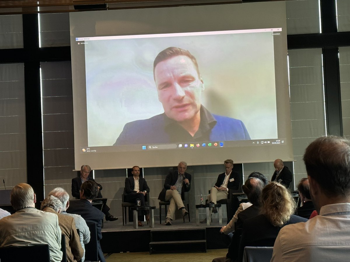 Erik Rafflenbeul (@kardiologiehh) on Twitter photo #ThisIsHowModernCardiologistsPresentTheirDataNowadays (#Digital #NoTravelling)
<a href="/thiele_holger/">Holger Thiele</a> at #StGeorgHeart Forum 2023 in Hamburg on:
➡️Insights in the #ECLS-SHOCK trial #ThisIsHowModernCardiologistsPresentTheirDataNowadays (#Digital #NoTravelling)
<a href="/thiele_holger/">Holger Thiele</a> at #StGeorgHeart Forum 2023 in Hamburg on:
➡️Insights in the #ECLS-SHOCK trial