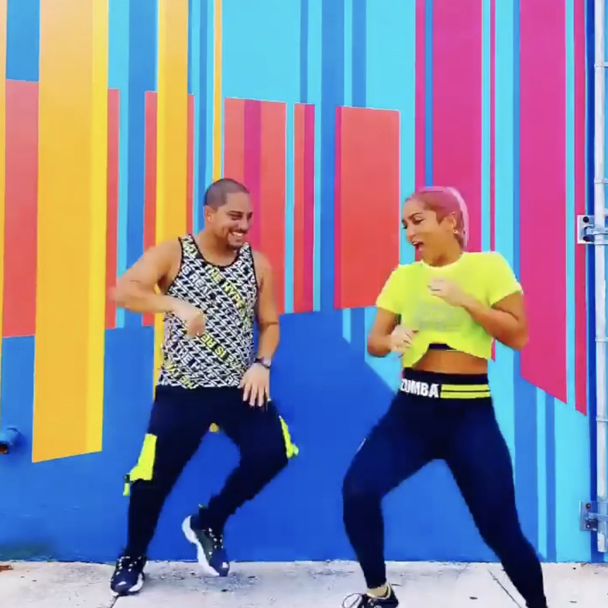 Dancing as therapy for today. 👏🏽 

🎶 "Se Vuelve Loca" by #gentedezona #deorro
💃🏽🕺 #meilingbanz #miguelrquinones 

#dance #music #dancer #love #hiphop #dancing #dancers #party #dj #art #tiktok #ballet #instagram #instagood #explorepage #dancelife #viral #fitness #explore #fun