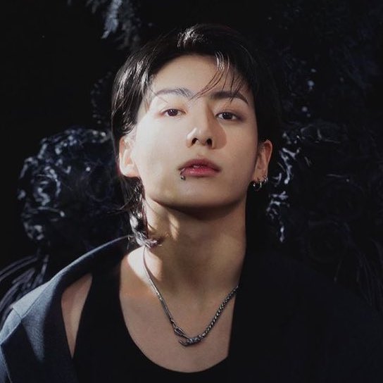 updatecultura's tweet photo. O MAIORAL! JungKook possui mais dias em #1 no Spotify Global do que todos os atos de K-Pop combinados e quadruplicados. https://t.co/WJV3stMaVP