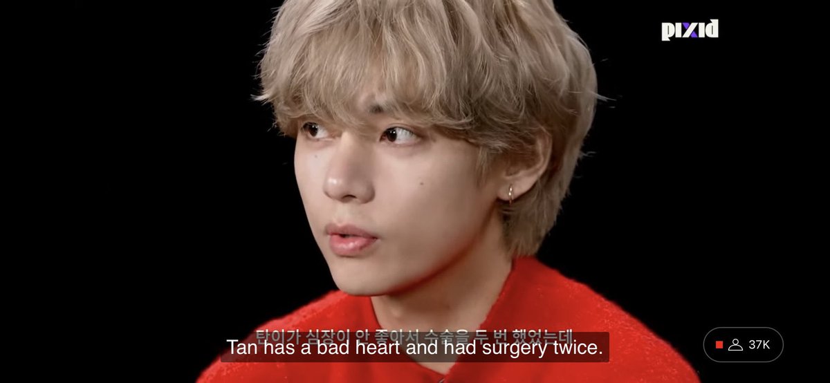 vminiecats's tweet photo. — #TAEHYUNG sobre Yeontan 😭

🐻 : “Yeontan tuvo problemas cardíacos y fue operado dos veces. Pero en ambas ocasiones las cirugías no tuvieron éxito. Cada vez que no funcionó, podría haber muerto durante la cirugía. Pero su fuerza de voluntad lo mantuvo con vida. (+) https://t.co/ljv5un5yww