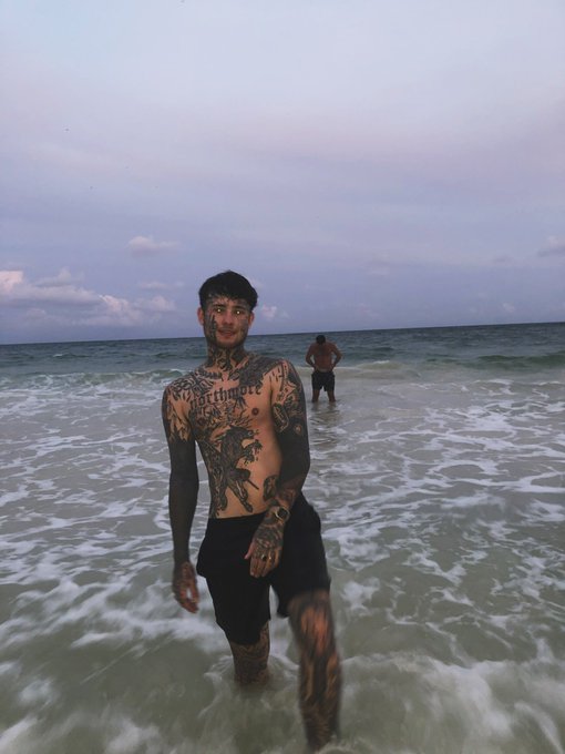 10 free subscriptions, dm me if you wanna film w me! https://t.co/4TWatOLPNG https://t.co/QJjvZWh6kw