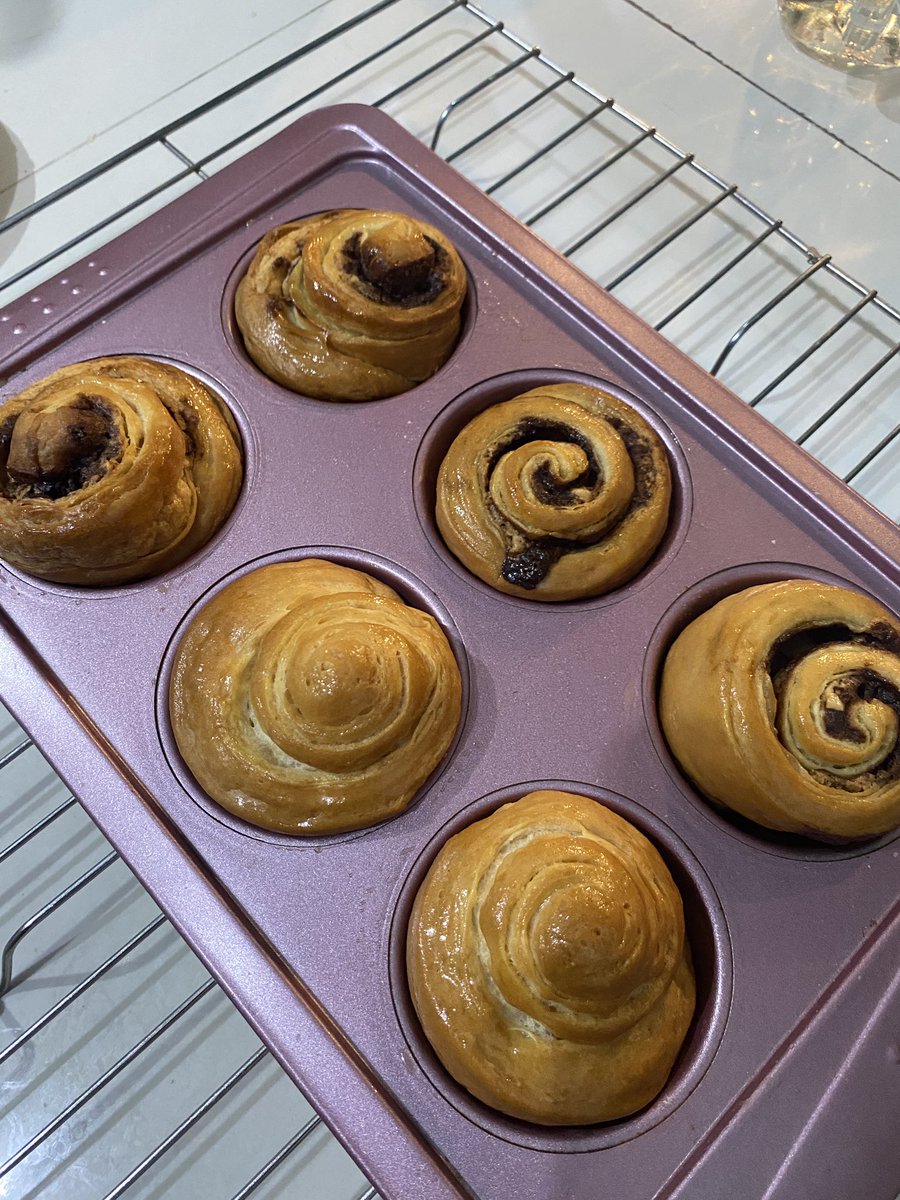 AmelAudz's tweet photo. Baking time.. #croissants https://t.co/MzaPTIvUJb
