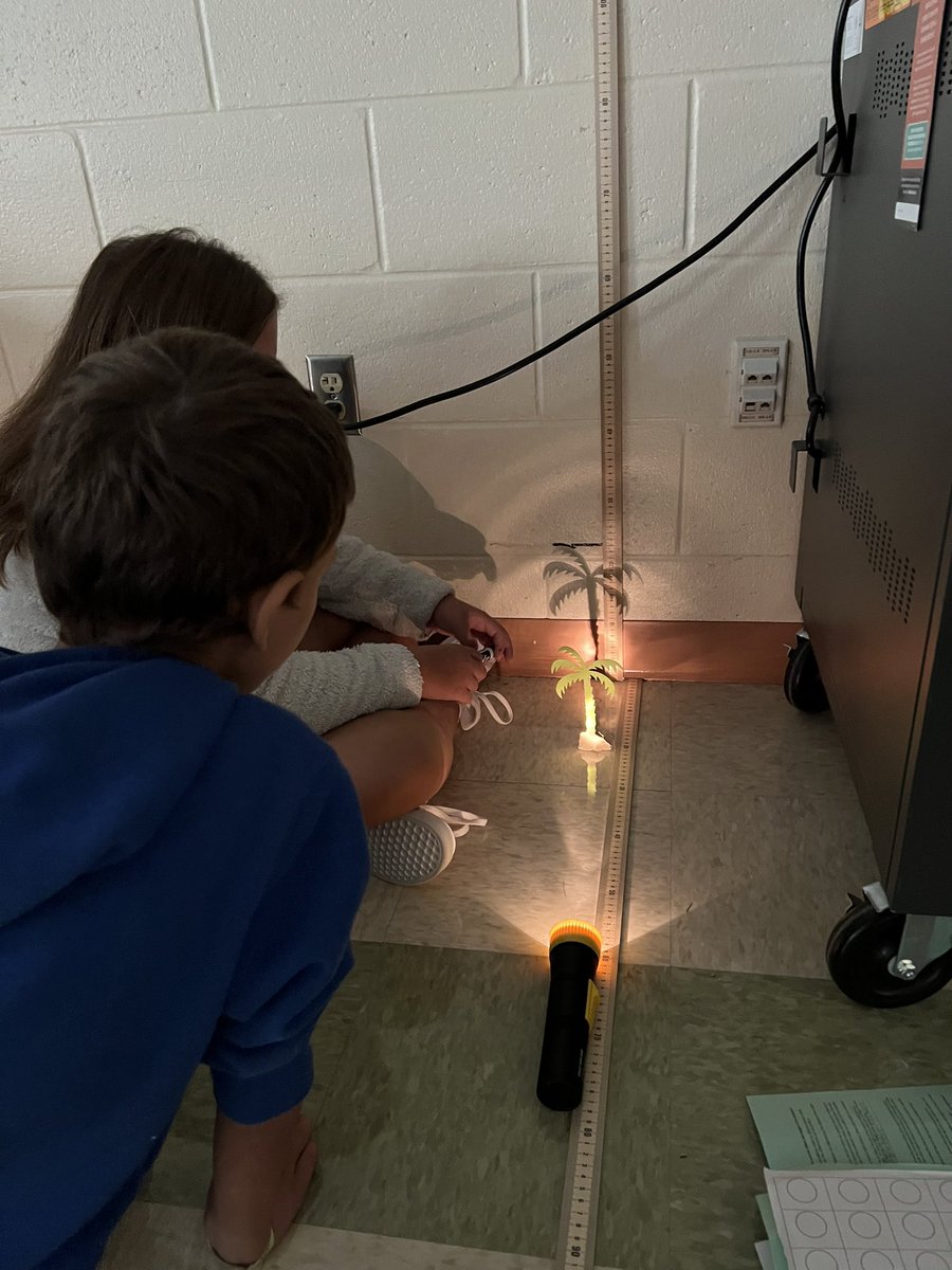 nicci_heard's tweet photo. My super scientists completing the first Common Experiment @Proud2BeAtPride @ElemSci #VCSscientist https://t.co/yvx45ijbwv