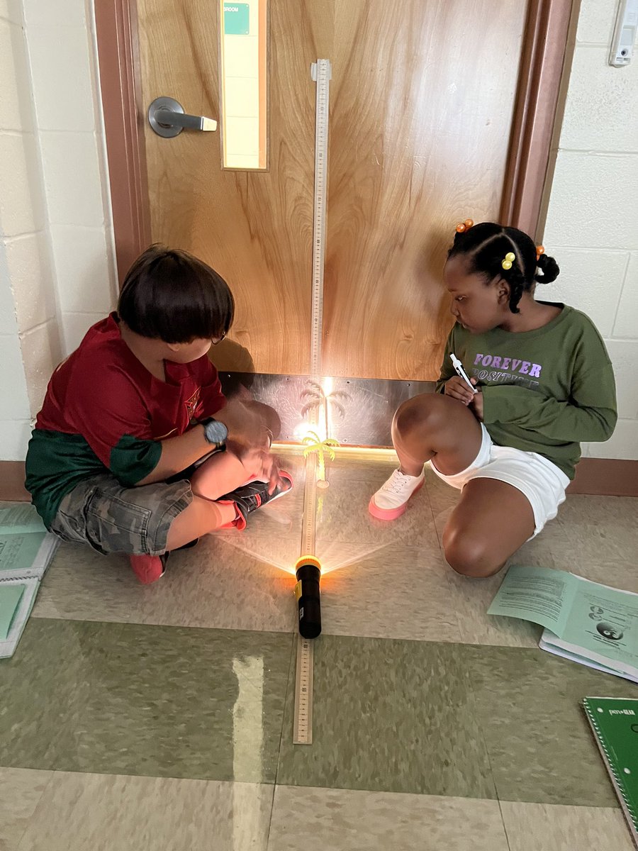 nicci_heard's tweet photo. My super scientists completing the first Common Experiment @Proud2BeAtPride @ElemSci #VCSscientist https://t.co/yvx45ijbwv