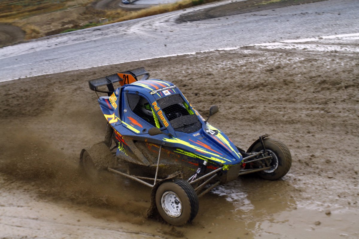 CEAX_RFEdA's tweet photo. 📢 Han concluido las mangas de calificación con los mejores tiempos para los siguientes pilotos:
☑ José María Escuder (División 2)
☑ Víctor Vicente (Car Cross Junior)
☑ Pol Durán (Car Cross Series)
▶https://t.co/b9uMff4ud8
#CEAXMiranda
#autocross #offroad https://t.co/W5xmiKQbyH