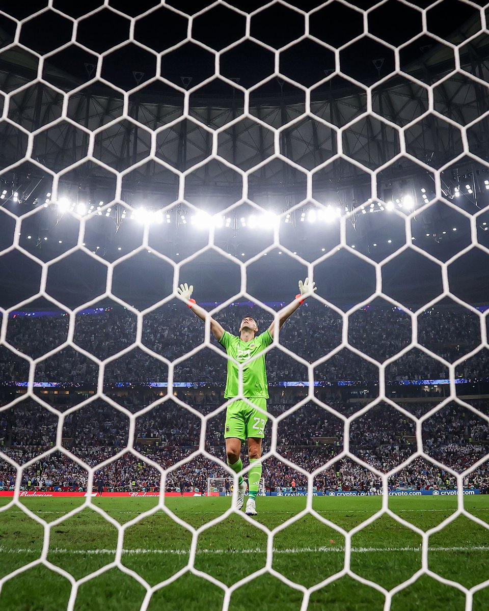 brfootball's tweet photo. Emi Martínez turns 31 today. 

An Argentine hero 🇦🇷 https://t.co/AA0APluvpd