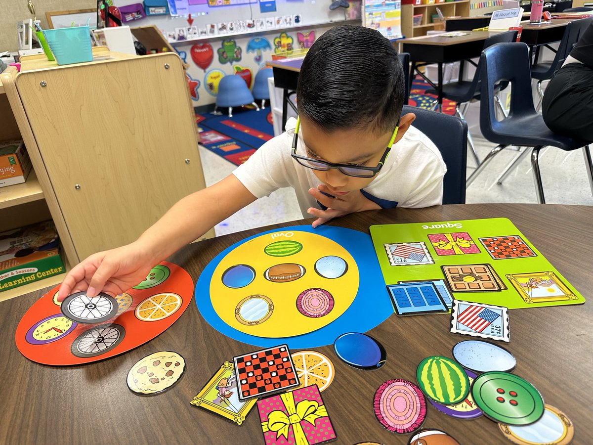 jenna_brown's tweet image. Week 1 and we are already  rocking center time 🤩 #lifeinALE #centers @NISDSpecialEd @Miss_Guerra12 @NISDLangleyES