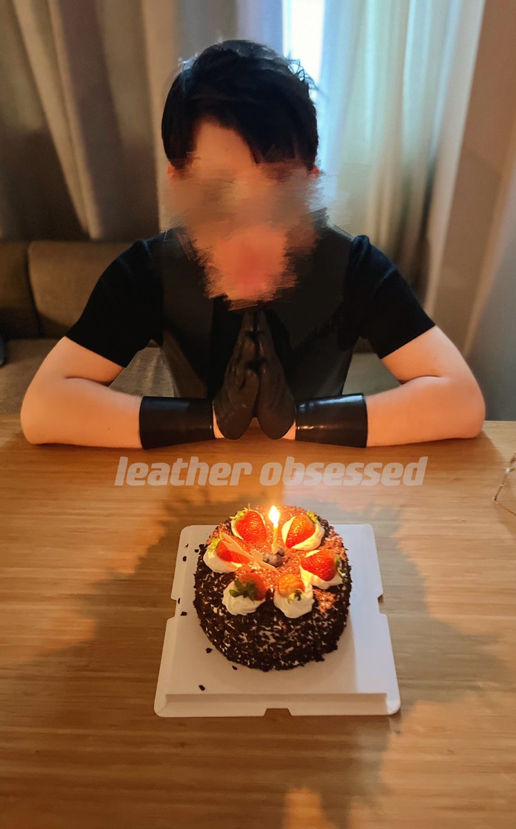 leather_obessed tweet media