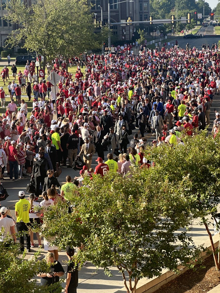Champions walk is 🔥 today!  Go #Sooners