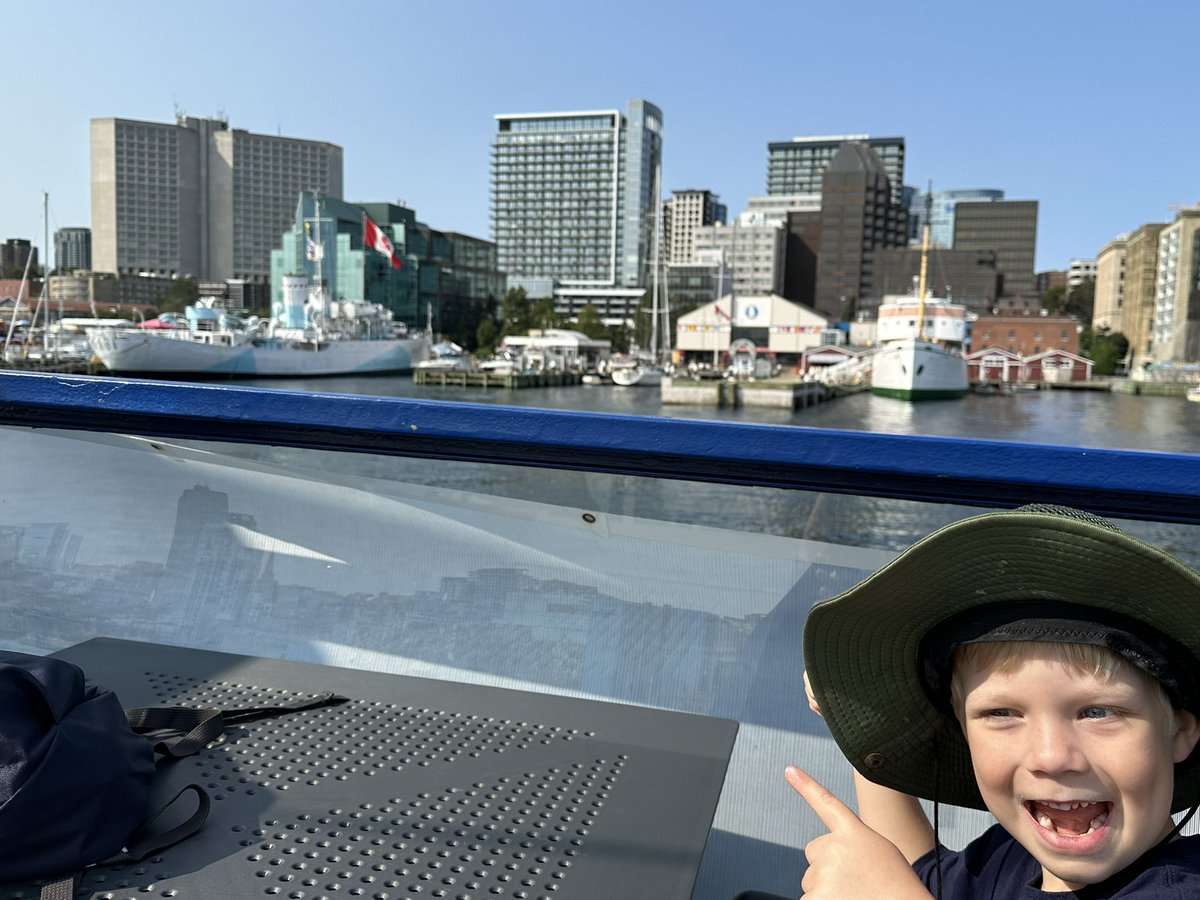berducky's tweet photo. Heading to George’s Island and passing theses beauties 😍😍😍 #halifax #summeradventures @HMCSSACKVILLE1 @CssAcadia @ns_mma https://t.co/EMC3oGQU5T