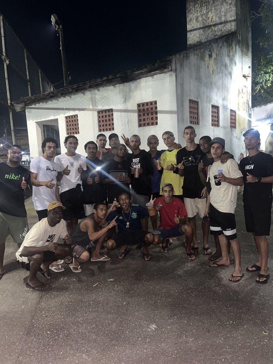Não e carnaval mas o bloco ta na pista🥳🇺🇲
