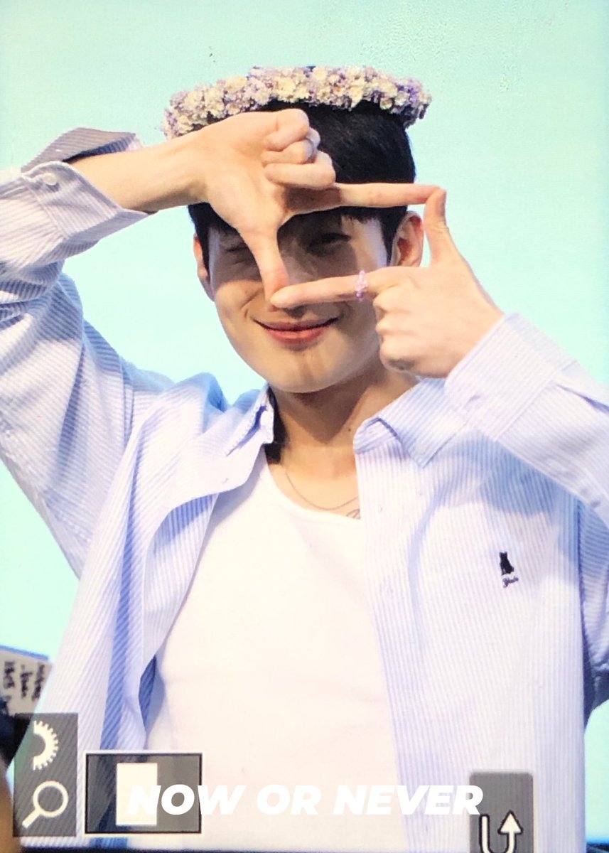 [PREVIEW]
230902
토트넘 응원 찰칵 ✨️
#HANSEUNGWOO #한승우 #승우
<a href="/wooya_twt/">우야 (wooya)</a> <a href="/hanseungwoo_twt/">한승우(Han Seung Woo)</a>