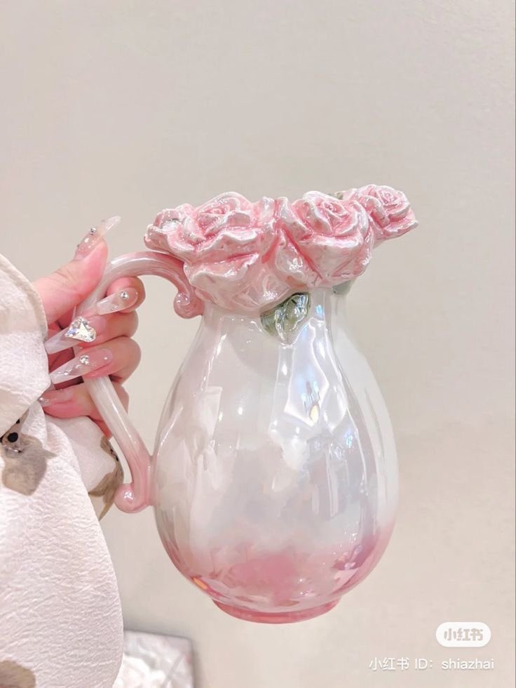 piinkibun's tweet photo. prettiest vase <3 https://t.co/E4YPmdUCI6