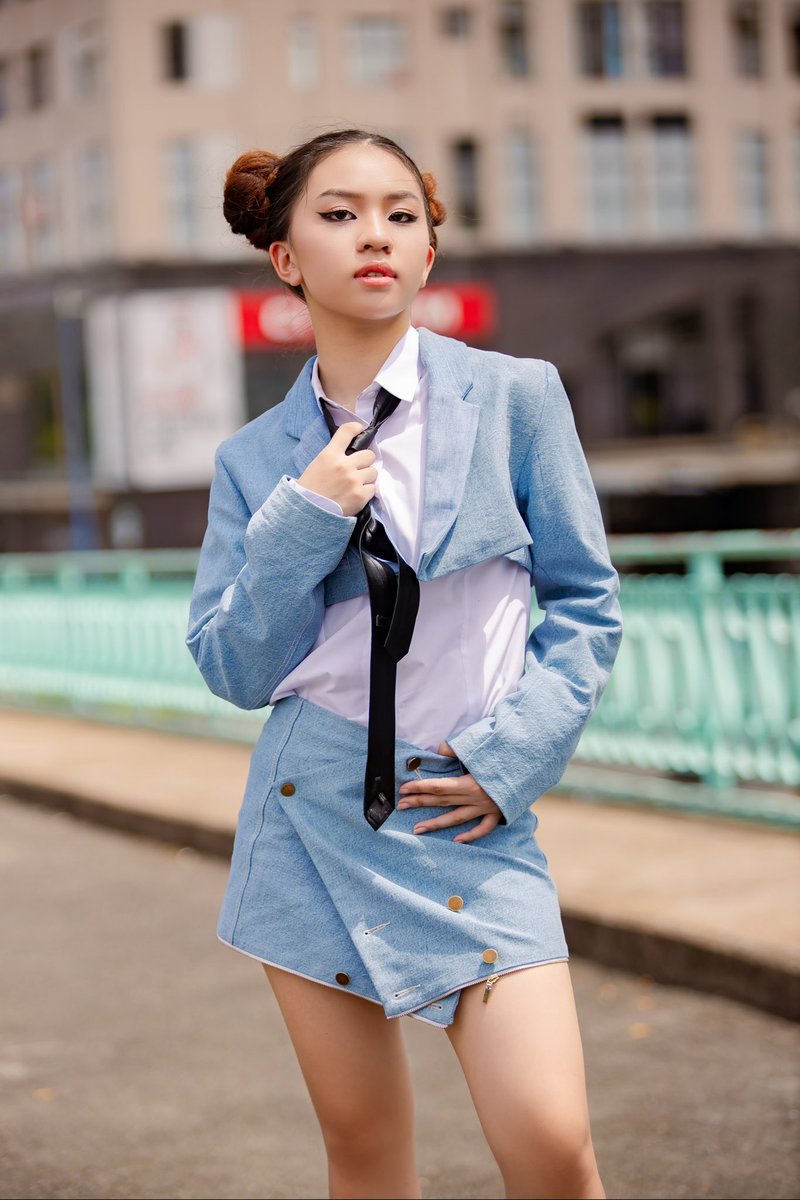CrystalNguyen09's tweet photo. Happy Independent Day

Model :  #NguyenNhatAnhMinh
#ModelNguyễnNhậtÁnhMinh
#ÁnhMinh  #CrystalNguyen09 
#Fashion #Model
#Photoshoot 
Outfit : #CrystalsDesigns
#CrystalsDesign
#TimelessDenim https://t.co/VwRgQJHtjr