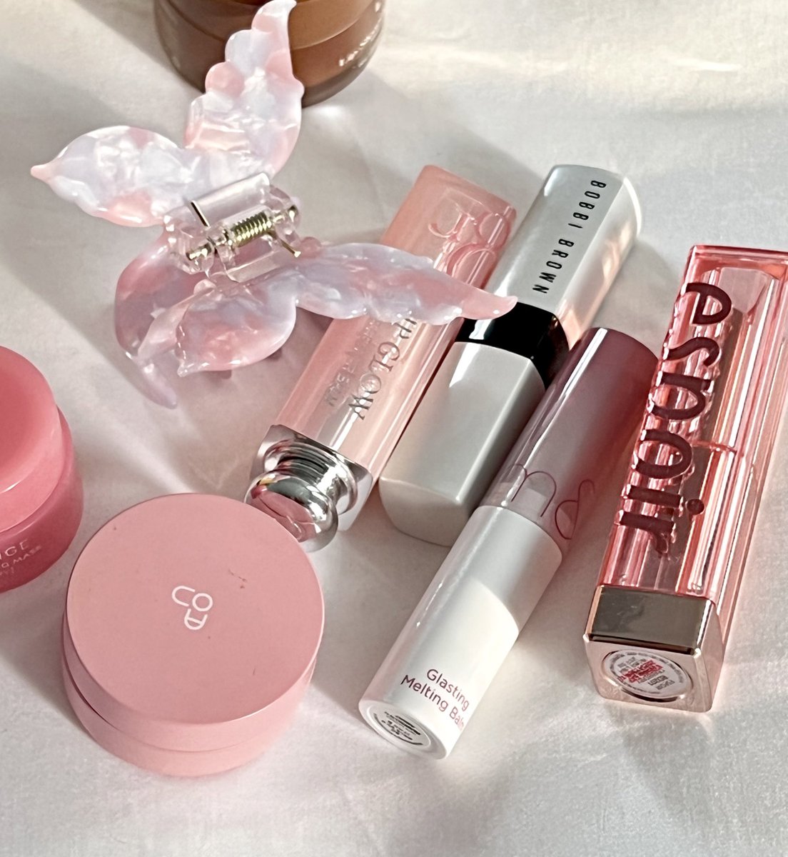 itfeelstory's tweet photo. วันนี้มารวม lip balm มีสีที่ควรมี! ��ช้แล้วชอบ ทั้งบำรุงทั้งปากฉ่ำสวย ปากฉ่ำสุขภาพดีเหมือนฟีลเตอร์ ดีจริงแบบสมมงทุกแท่ง 💘🤟🏻 https://t.co/VCAMsGoNpW