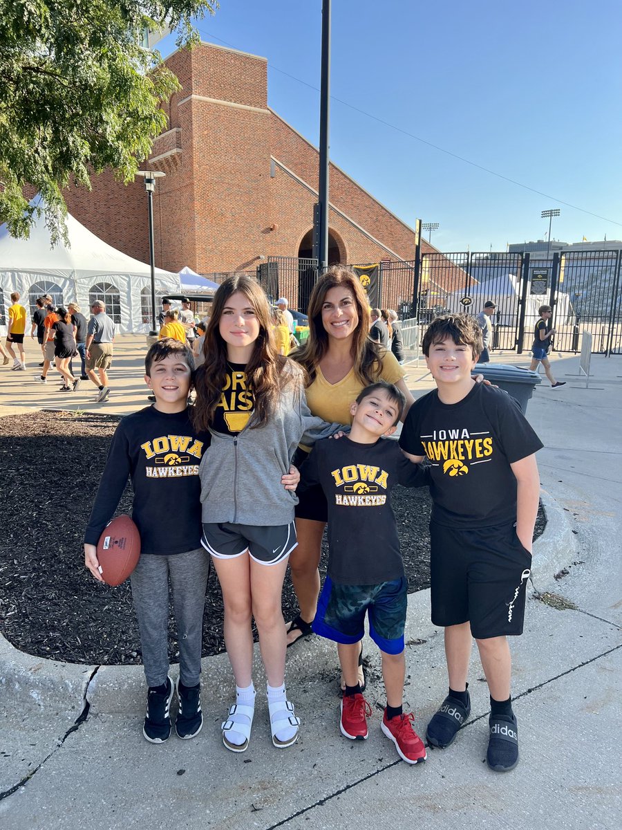 Game day in Iowa! #gohawks #fightforiowa ⁦<a href="/HawkeyeFootball/">Hawkeye Football</a>⁩