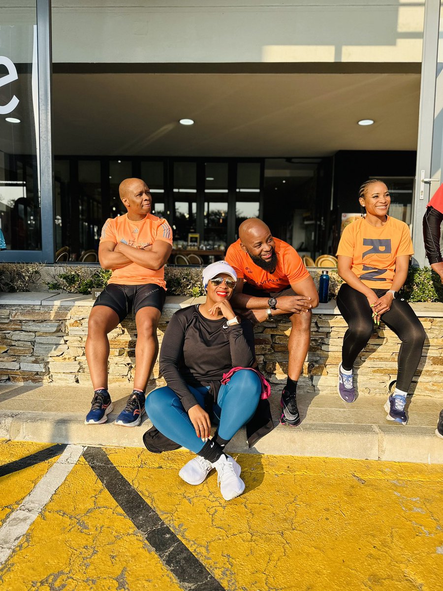 Phumie_S's tweet photo. Long run earlier today๐
#LifestyleChoices
#ChillieRunners10km
#TeamCedar
#FetchYourBody2023 https://t.co/QLCsaELLbV