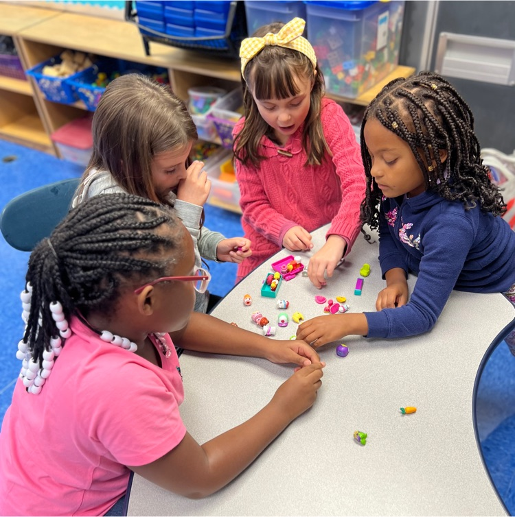 OEhappenings's tweet photo. OE scholars enjoy end of week Husky Heroes fun. #joyfullearningcommunity https://t.co/MSojZqQ3Gx