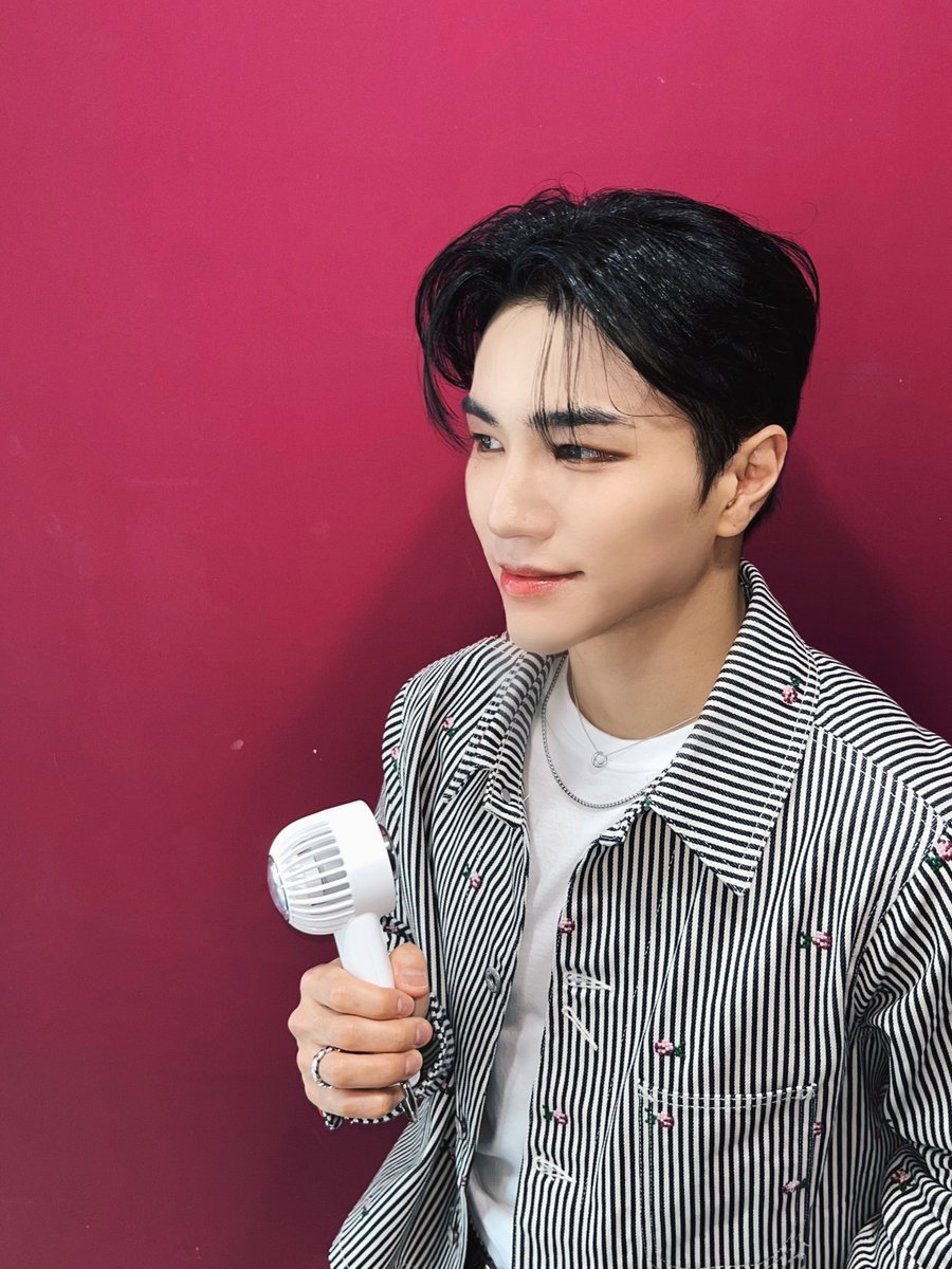 VannerOfficial's tweet photo. [#태환]

Good night ✨
(っ・ω・）っ≡≡≡≡≡≡☆

#VANNER #배너 #TAEHWAN
#VENI_VIDI_VICI #PERFORMER https://t.co/LOawaxdGlU