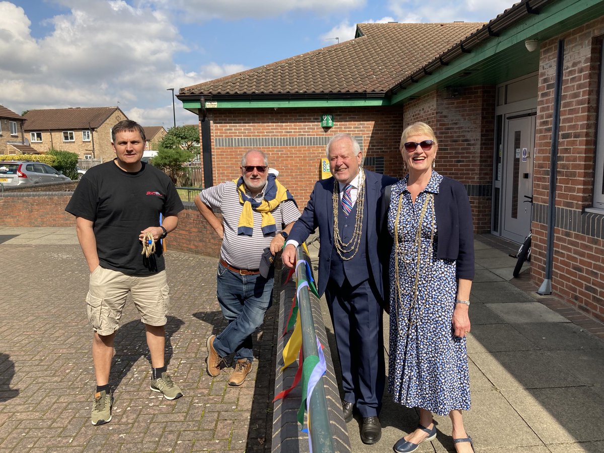 Had a fun-filled time with ⁦<a href="/LordMayorYork/">Lord Mayor of York</a>⁩ at Foxwood Family Fun Day. Superb Irish dancing from ⁦⁦<a href="/FieldAcademyYrk/">Field Academy of Irish Dancing</a>⁩. Thanks to the organisers ⁦<a href="/theJRHT/">JRHT</a>⁩ &amp; Fulford Community Centre. Good to see representatives from ⁦<a href="/NYP_York/">North Yorkshire Police - York</a>⁩ ⁦<a href="/RotaryYkAinsty/">Rotary York Ainsty</a>⁩