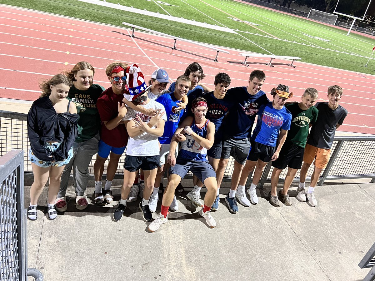 SFJeffersonWR's tweet photo. Thank you Cavaliers Wrestling family for a fun night tailgating, celebrating a Cavs win over Washington and working hard at stadium cleanup! Go, Cavs! https://t.co/YbTY20vM4P