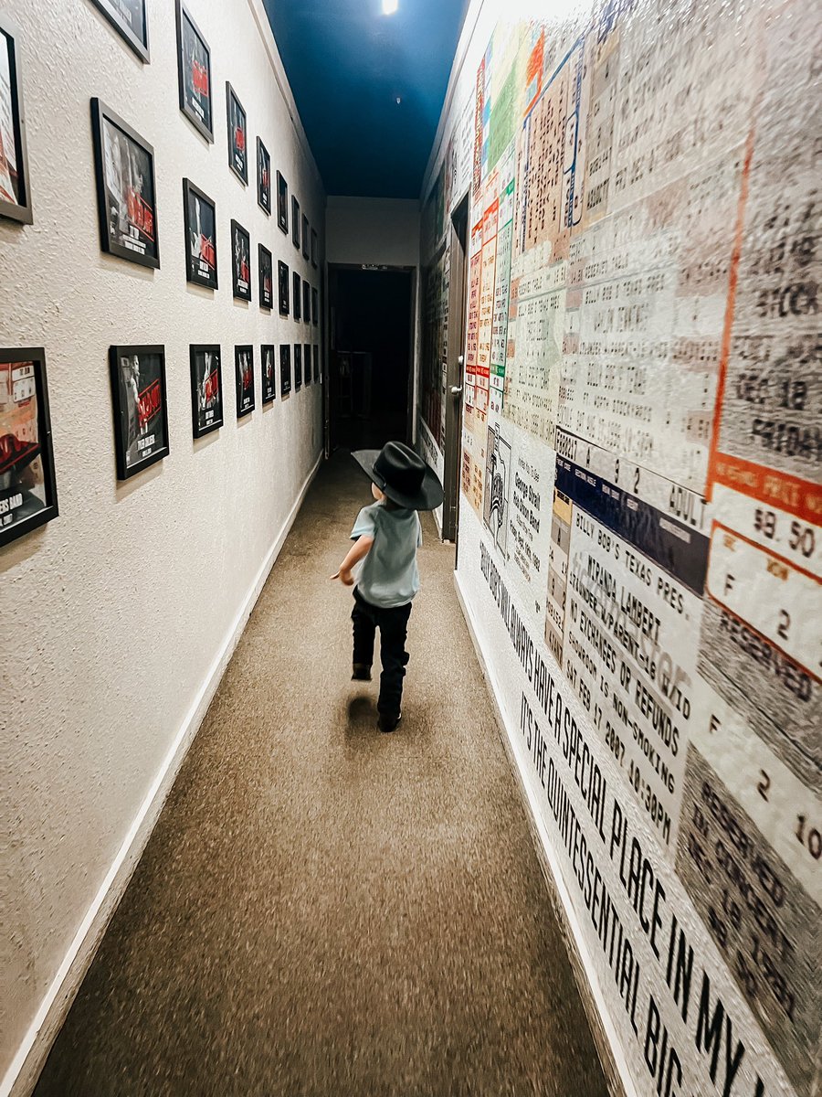 Knox is in his cowboy era

What a fun night with <a href="/Dolly_Shine/">Dolly Shine</a> at <a href="/BillyBobsTexas/">Billy Bob's Texas</a>!

So grateful to be able to bring my best buddy along with me!