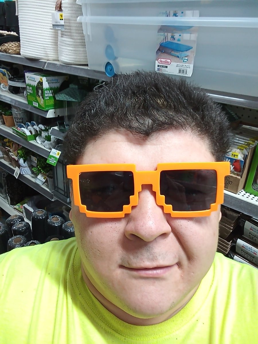 Darrell57189's tweet photo. My new Glasses https://t.co/0Mp3iwVtZb