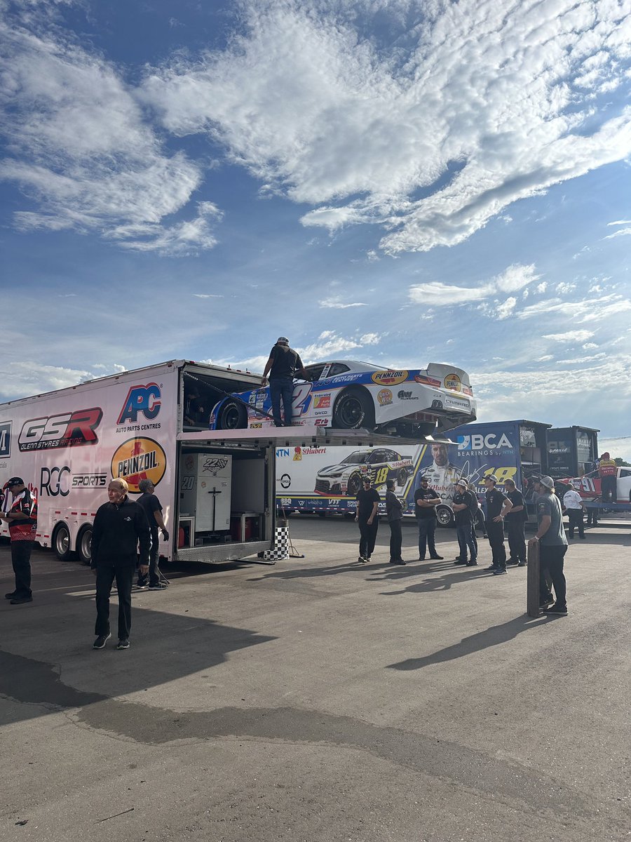 Garage is open and teams are hard at work for practice at qualifying today at <a href="/CTMPOfficial/">CTMP</a> 

#NASCARPintys | #WeatherTech200