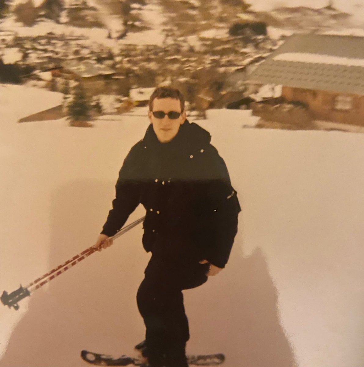 CM150500's tweet image. Mégève 2001 6 mois avant …. 😪. Nicolas  si jeune si beau .. 
Figliolucciu Caru