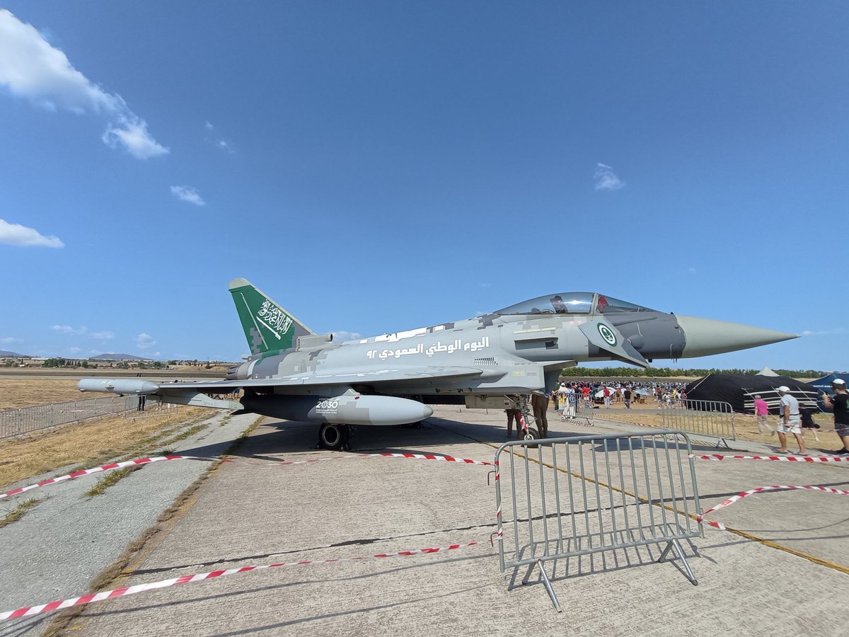 coltm4a1gr's tweet photo. Στιβαρή κατασκευή, ισχυροί κινητήρες, μεγάλη γκάμα όπλων.
Οι φίλοι μας Σαουδάραβες ευγενικοί και πάρα πολύ φιλικοί. Hope to see you next year! #AthensFlyingWeek #AFW2023
@KSAembassyGR https://t.co/i00auTnObw