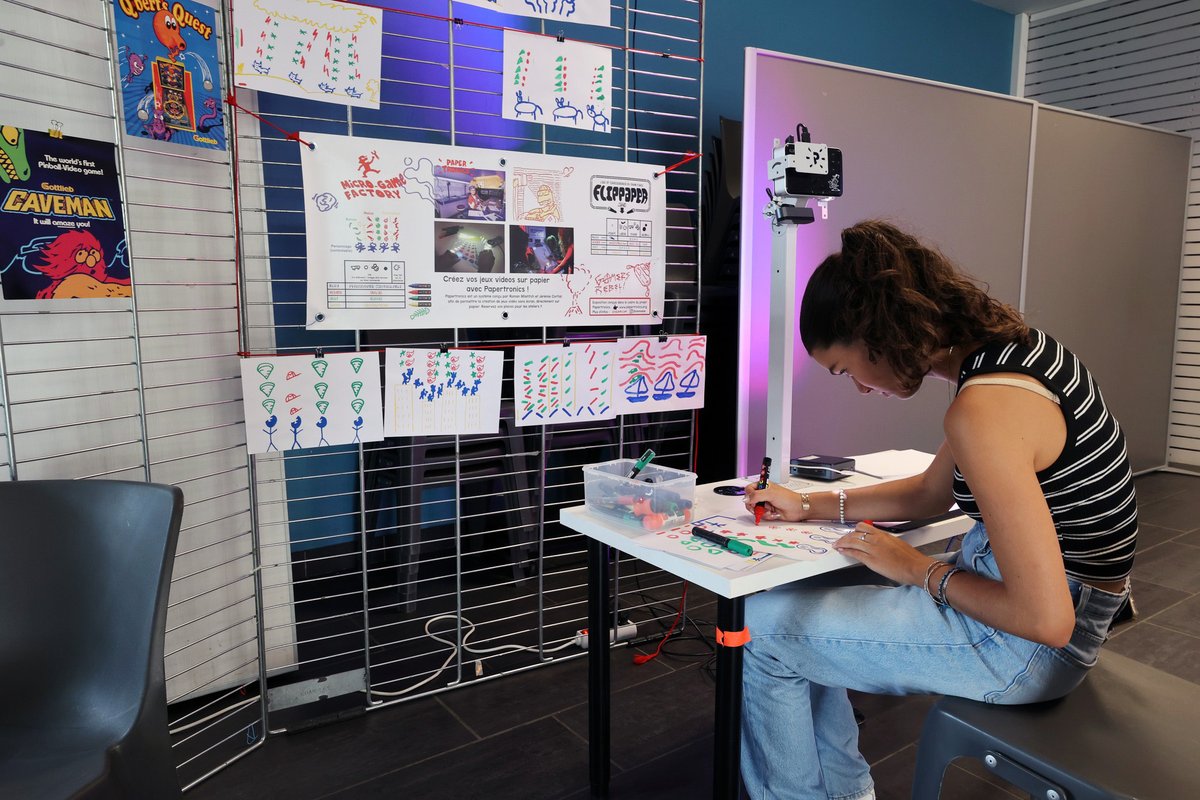 papertronics's tweet image. Swich your brain into retro-game-designer mode with this 1 day #microgamefactory workshop at @DynamoChambery 🏓 We also set up a playable exhibition for full inspiration 🥤
📸Chambery/La Dynamo
#retrogamedesign #gameandwatch #lcdgames  #microfolie @POSCA_Coloring @MicroFolie