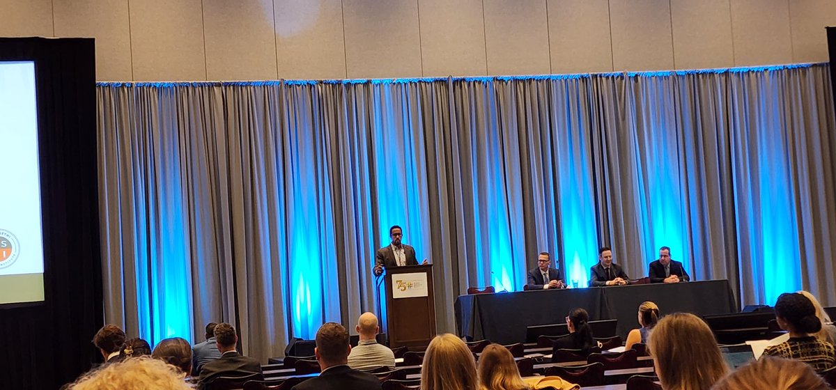 Dr. <a href="/chadritchmd/">Chad Ritch</a> leading off the bladder cancer case discussion panel <a href="/FlaUrological/">Florida Urological Society (FUS)</a> #FUS2023 with <a href="/DrKMensHealth/">Bruce R. Kava</a>!