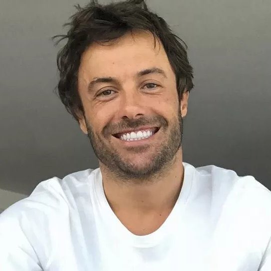 poptime's tweet photo. 🚨🚨🚨 O ator Kayky Brito foi atropelado na Barra da Tijuca, teve politrauma corporal e traumatismo craniano e foi internado no CTI.

O estado do ator é gravíssimo. Desejamos força aos familiares, amigos e fãs. https://t.co/nvqWiLqAuR