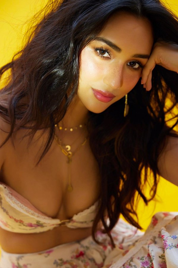 F5BwNKjbkAAtpSL?format=jpg&name=900x900