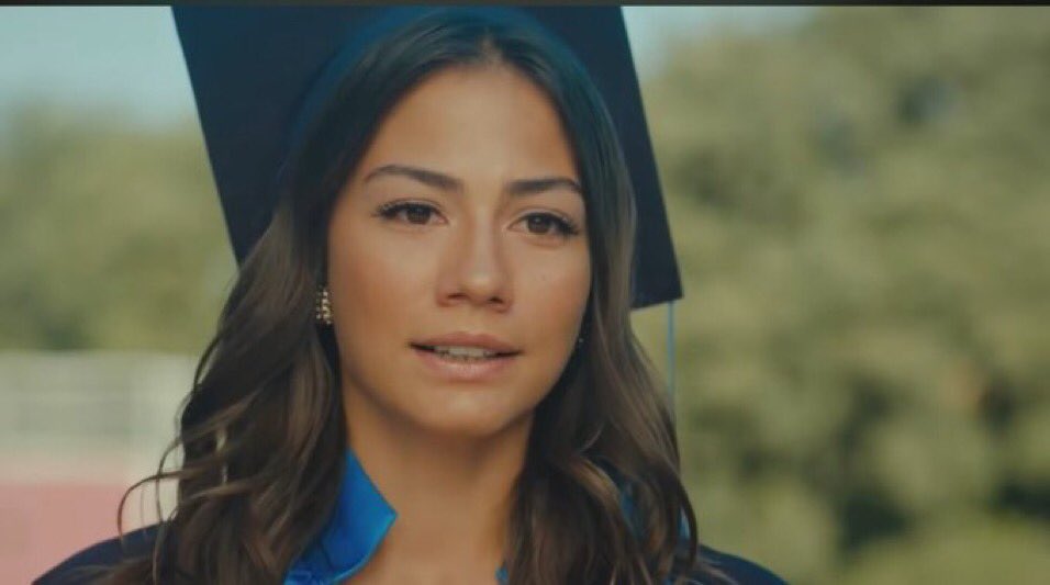 MeryDambrosio's tweet photo. Ad essere bravi lo sono tutti, ma riuscire a trasmettere ogni singola emozione del personaggio a cui dai vita, e la sua storia lo sanno fare in pochi e lei e una di quei pochi ... il premio che riceverà stasera e meritatissimo 🤧😭❤#MyHomeMyDestiny https://t.co/XLxJNUtmBn
