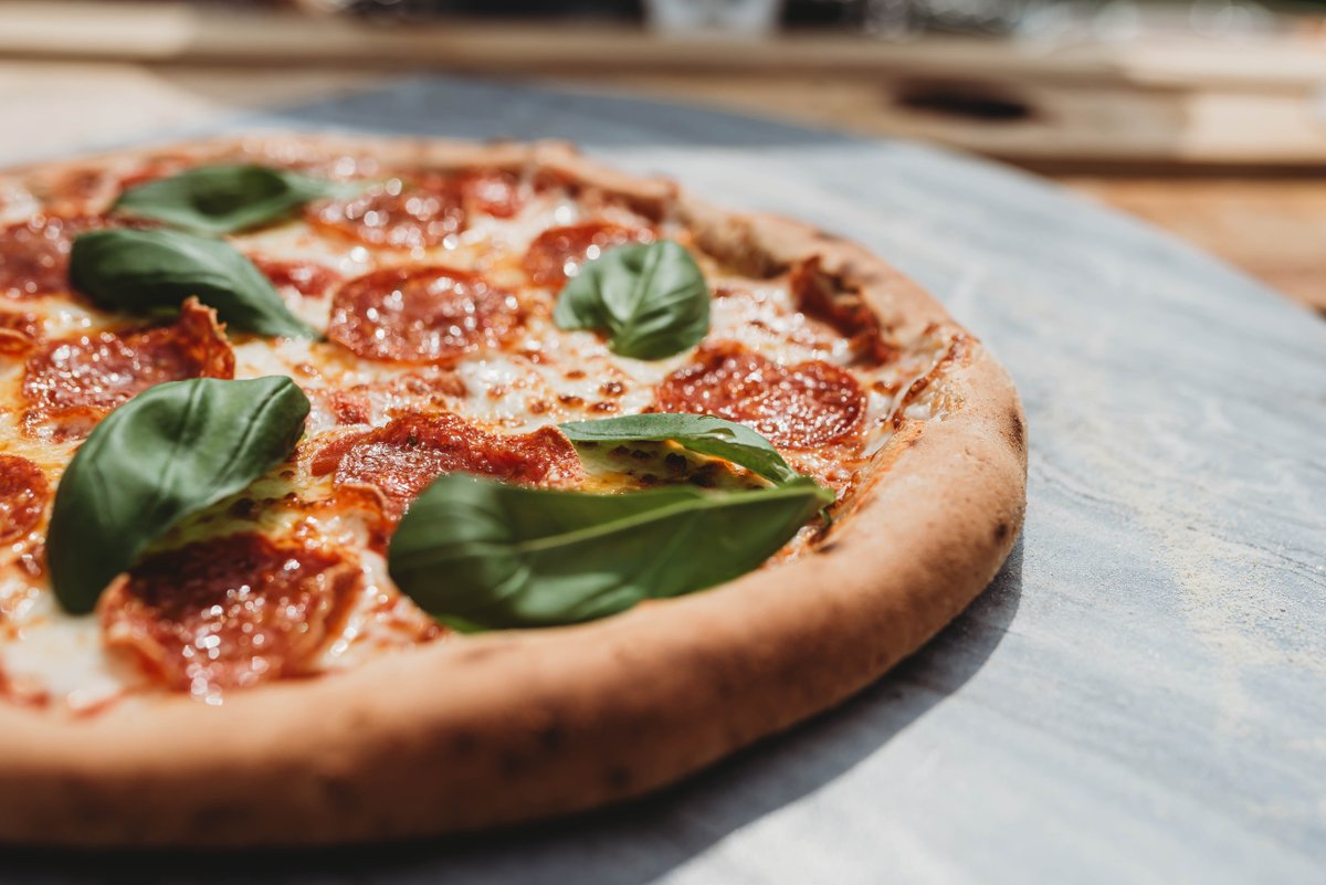 NorthernDoughCo's tweet image. Just enough time to defrost your dough for pizza in the sunshine ☀️ 🍺🍕

For our super quick defrost you can use your microwave - hit the link in our insta bio to visit the website for instructions 🍕☀️🔥

#doughhack #frozenpizza #pizzahack #pizza #pizzalove #doughfundone