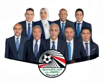 Ahlawy07336415's tweet photo. استمرار هؤلاء الفاشلين سيدمر الكرة المصرية اكتر واكتر لابد من أبعاد كل الفاشلين عن الرياضة المصرية مصر كبيرة وغنية بالشباب المثقف والدارس جاء الوقت ان يكون لهم دور الريادة وابعاد عواجيز الفرح اللي اقل واحد فيهم بيشتغل ٤ شغلات ويتقاضي أجر عن كل ��مل لماذا نهمل الشباب https://t.co/2eBsAeTA9q