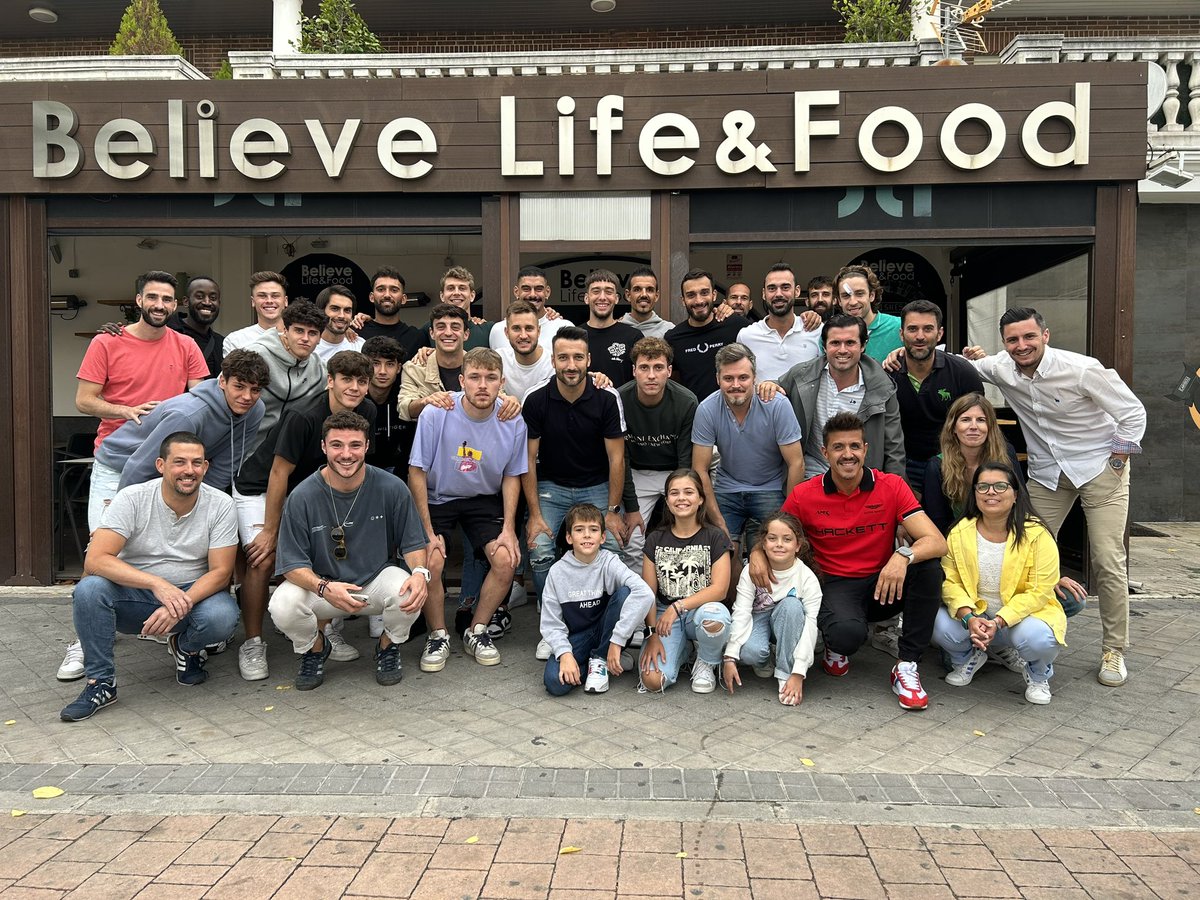 ¡Damos por terminada la pretemporada! 

El lunes ya vamos a por todas, y empezaremos la liga con muchas ganas  🔥

Hoy tocó entrenamiento y comida  de hermanamiento donde nuestros amigos de Believe

💚 #FamiliaVerde