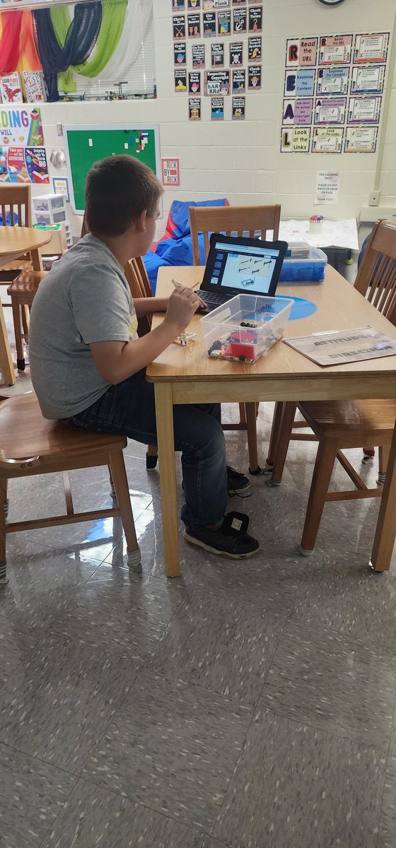LibLadyinHeels's tweet photo. Our FLL teams have started building the mission sets @BanderaISD @aes_gt @AesBulldogs @firstlegoleague @FIRSTinTexas https://t.co/fec9VYyJ4c