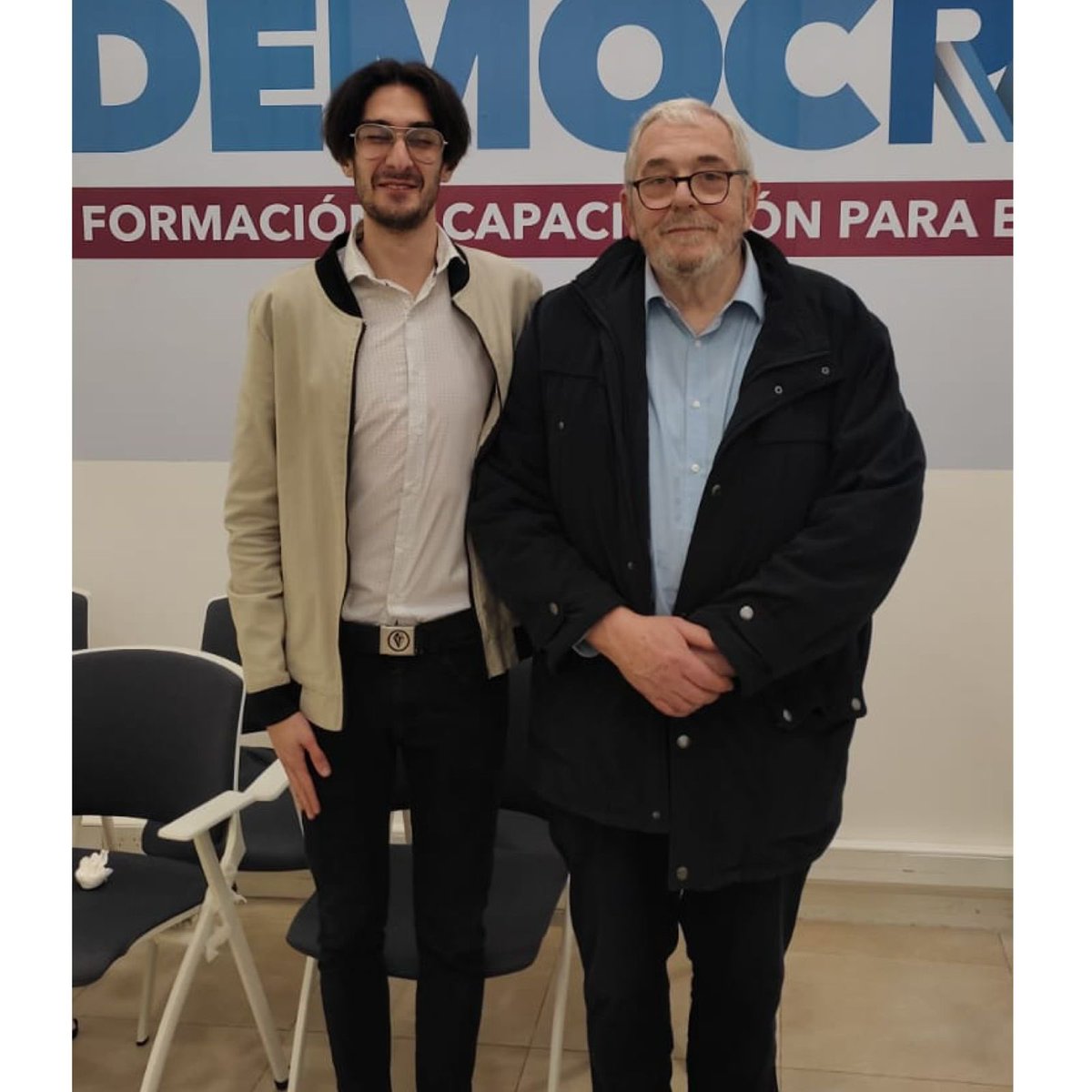 Para el <a href="/inst_democracia/">Instituto Democracia</a> es un orgullo cada nueva camada de egresados.

La oferta educativa que ofrecemos y el esfuerzo de los estudiantes hacen que sigamos avanzando.

📸 Entrega de diplomas a egresados.