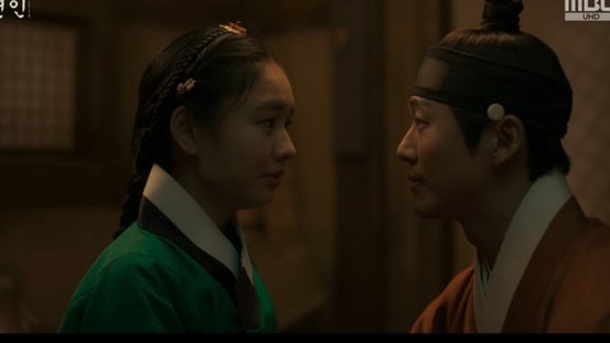 triplem11543909's tweet photo. Seeing the Naver chat, knetz just as upset. Hv been on the LCA-NGM agenda since Awaken. But NOT like this. Drama, you don't do this to GC whom I have come to love &amp; root for. GC didn't choose WM over JH. She chose her family who relied on her 
#MyDearestEp10 #MyDearest https://t.co/TFGPsevTfD