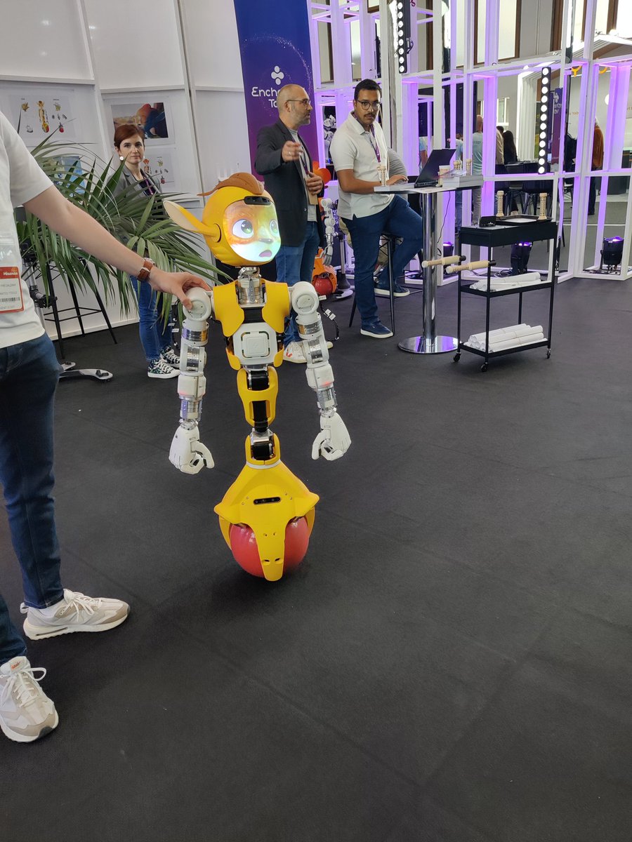 Cate_Lawrence's tweet image. A great second half of the week which involved moderating panel discussions and a health tech pitching at #IFAnext @IFA_Berlin, meeting great startups @startupnight , and festivities hosted by @LaFrenchTech Stay tuned for articles next week! #IFA2023