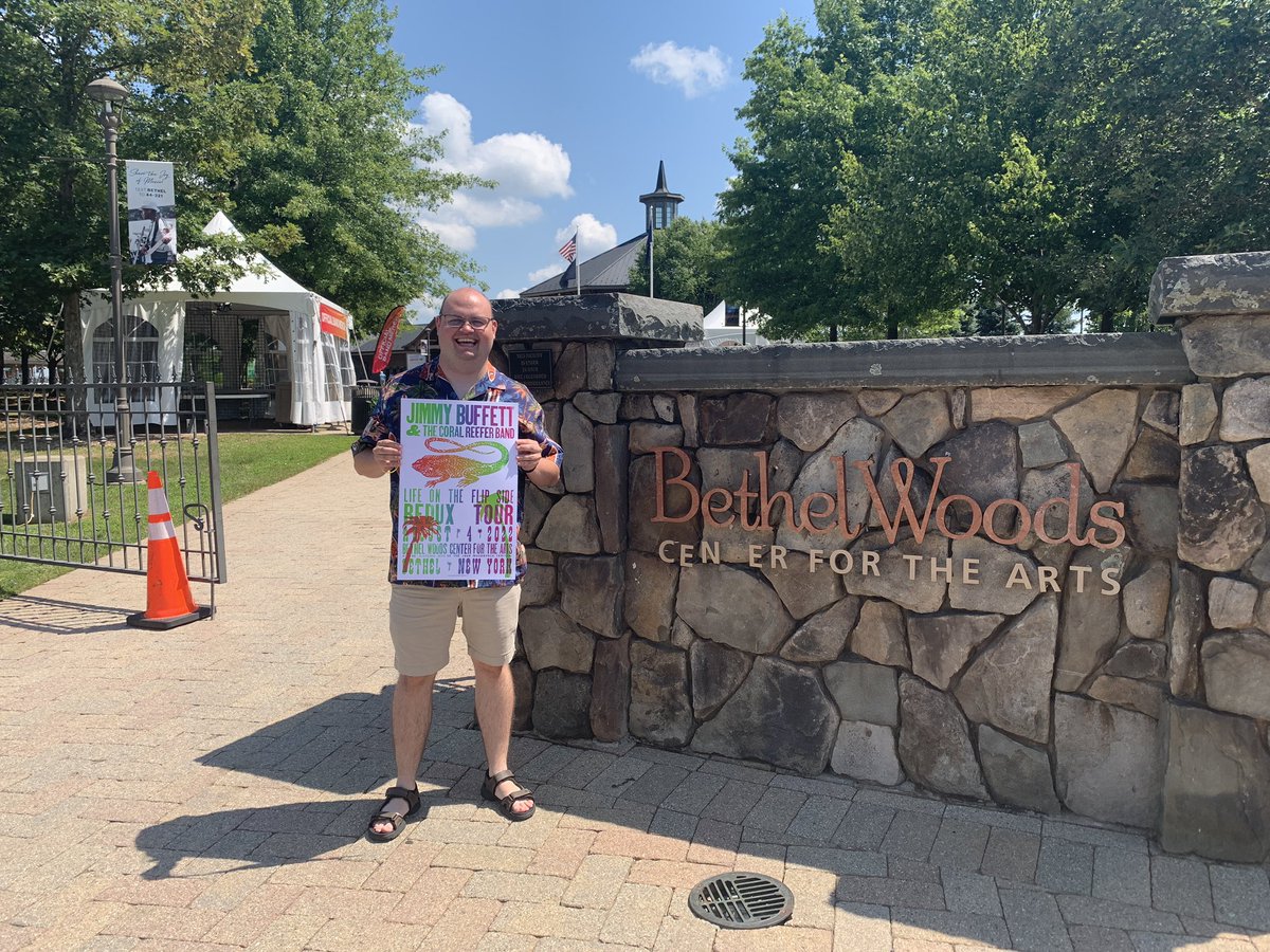 DrJKMitchell's tweet photo. My favorite singer/songwriter Jimmy Buffett has passed away. Iโm so thankful that I got to see him in concert last summer in Bethel, New York where Woodstock took place. #parrotheadforlife https://t.co/Y29CyrLZEW