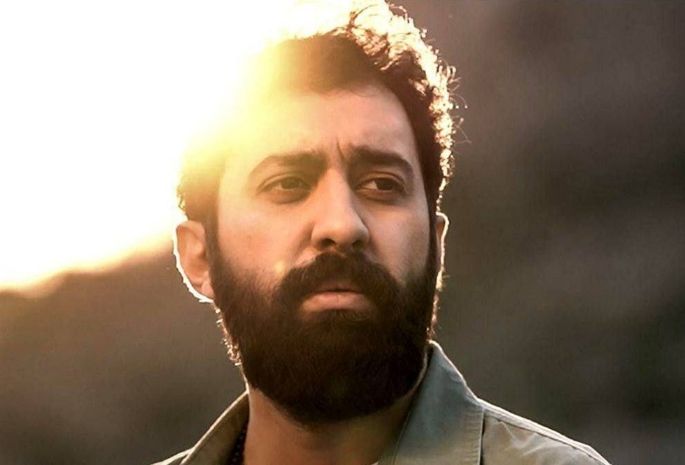 خبری از مهدی نیست صداش باشیم این پسر صدای ما بود.
#مهدی_يراحی