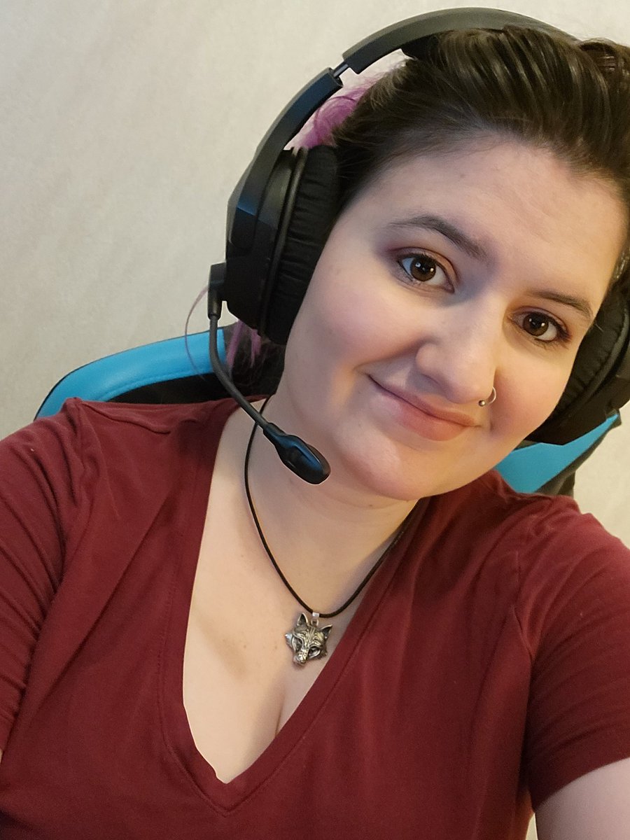 mama_clueless's tweet photo. Streaming at 6pm est!!! Come hang out and chill! #gamer #Twitch #liveat #7pmest #makeup #hair #pc #mom #dbd #hots #bg3 https://t.co/VIQUafDB6A