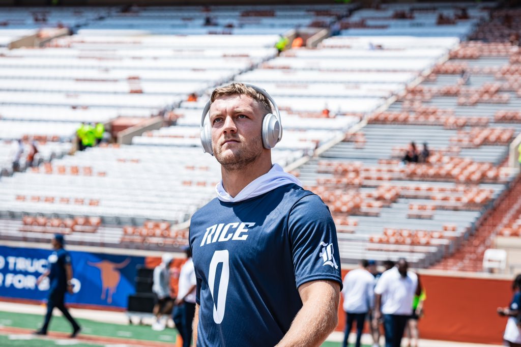 RiceFootball's tweet photo. GAME TIME

#GoOwls👐 x #RFND https://t.co/kML9QwJIKC
