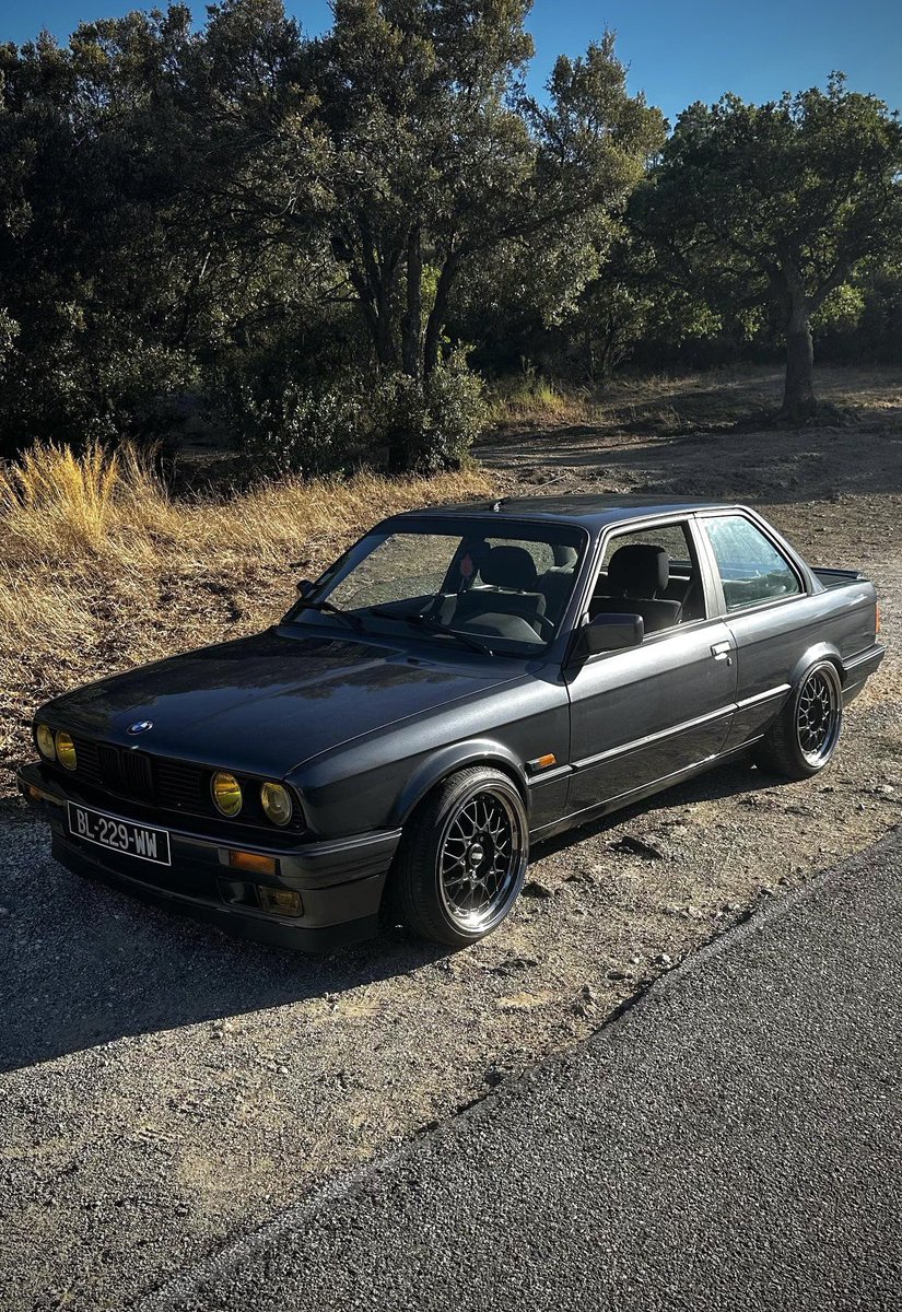 BMWHOUSE_'s tweet photo. BMW 323i E30 🐺 https://t.co/jUeASV2llL