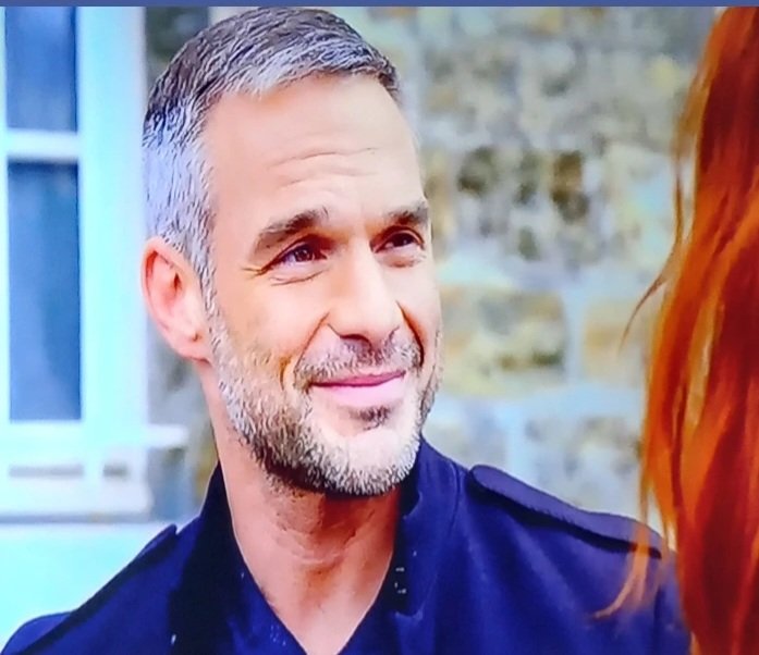 Francoislydie2's tweet image. En train de regarder #profilage sur #serieclub avec mon meilleur #acteur @PhilippeBas 💫
#commandantrocher #thomasrocher 
Un réel plaisir de retrouver ma  série préférée 😍
#philippebas #fanphilippebas 
Bonne soirée à toutes et tous