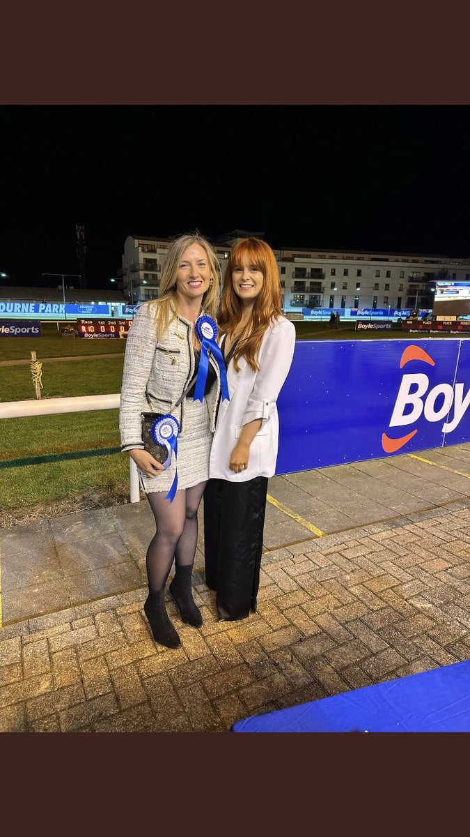 GreyhoundsSK's tweet photo. Farewell BoyleSports. 

It’s with a heavy heart but tonight is my last night after nearly five years with @BoyleSports

Ive been very lucky getting to do a a job that I love so much. From meeting the top darts players in the world, top jockeys, top greyhounds and top horses! 💙 https://t.co/Cyfv57qhnW